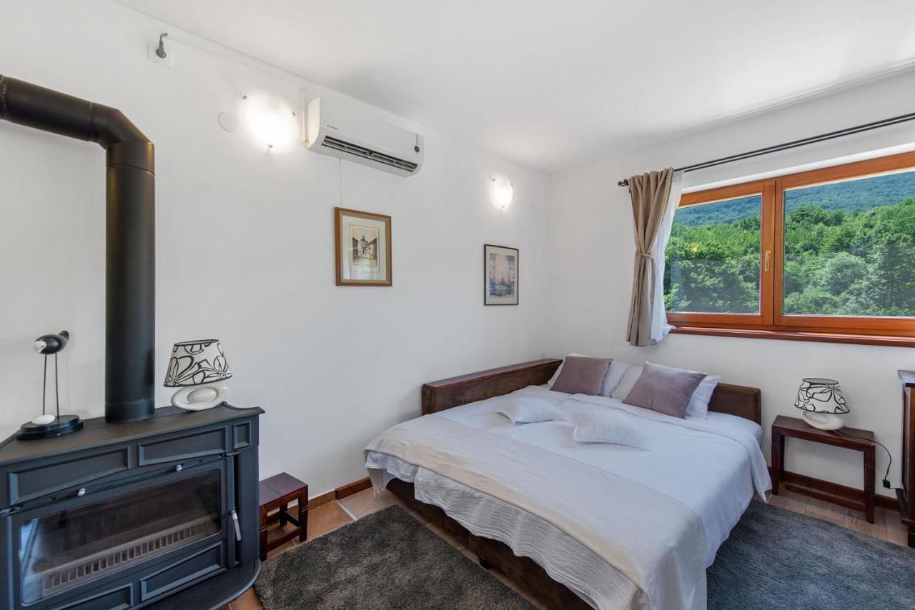 B&B Plitvice Lakes Villa Irene Seliste Dreznicko Luaran gambar